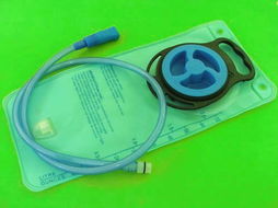 運動水袋 從專業(yè)生產(chǎn)到戶外銷售的全產(chǎn)業(yè)鏈解析